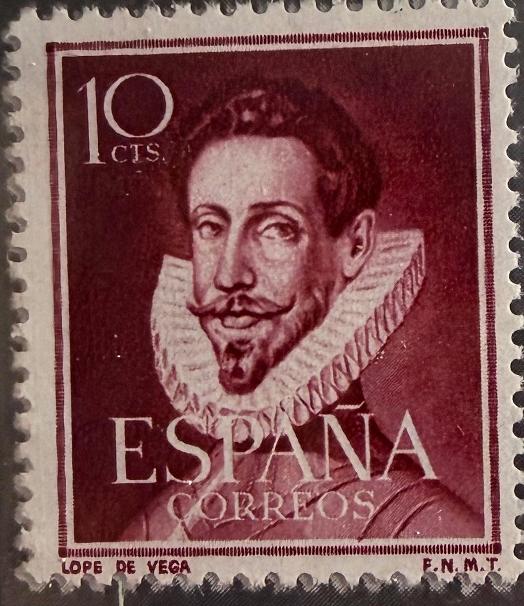 📚 La literatura también viaja en estampillas.

Esta pieza de España rinde homenaje a Lope de Vega, uno de los dramaturgos más importantes del Siglo de Oro español.

🔎 Dato curioso: Lope de Vega escribió más de 1.500 obras teatrales, revolucionando el teatro de su época y convirtiéndose en una de las figuras más influyentes de la literatura en español.

#Filatelia #España #HistoriaPostal #StampCollecting #Philately 📮